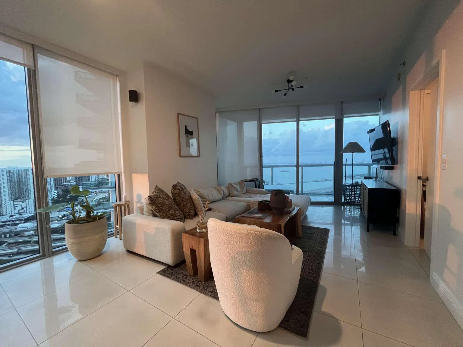 888 BISCAYNE Boulevard #3712