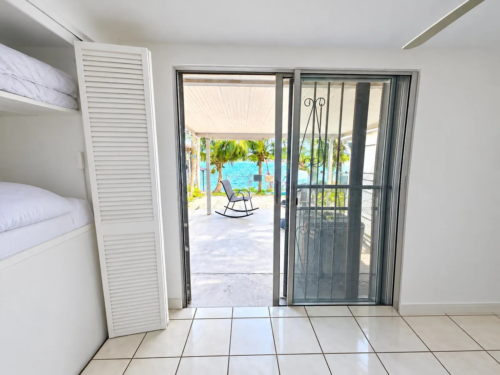 1865 W 68TH