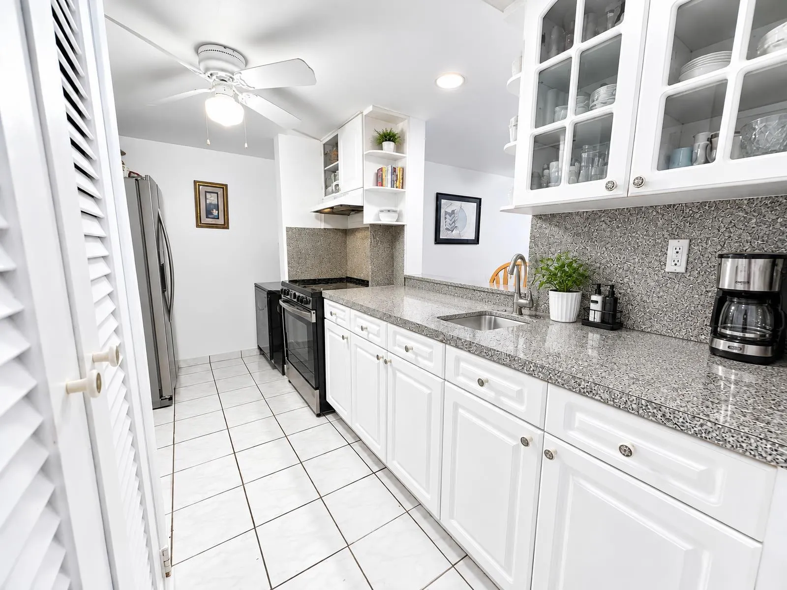 1865 W 68TH