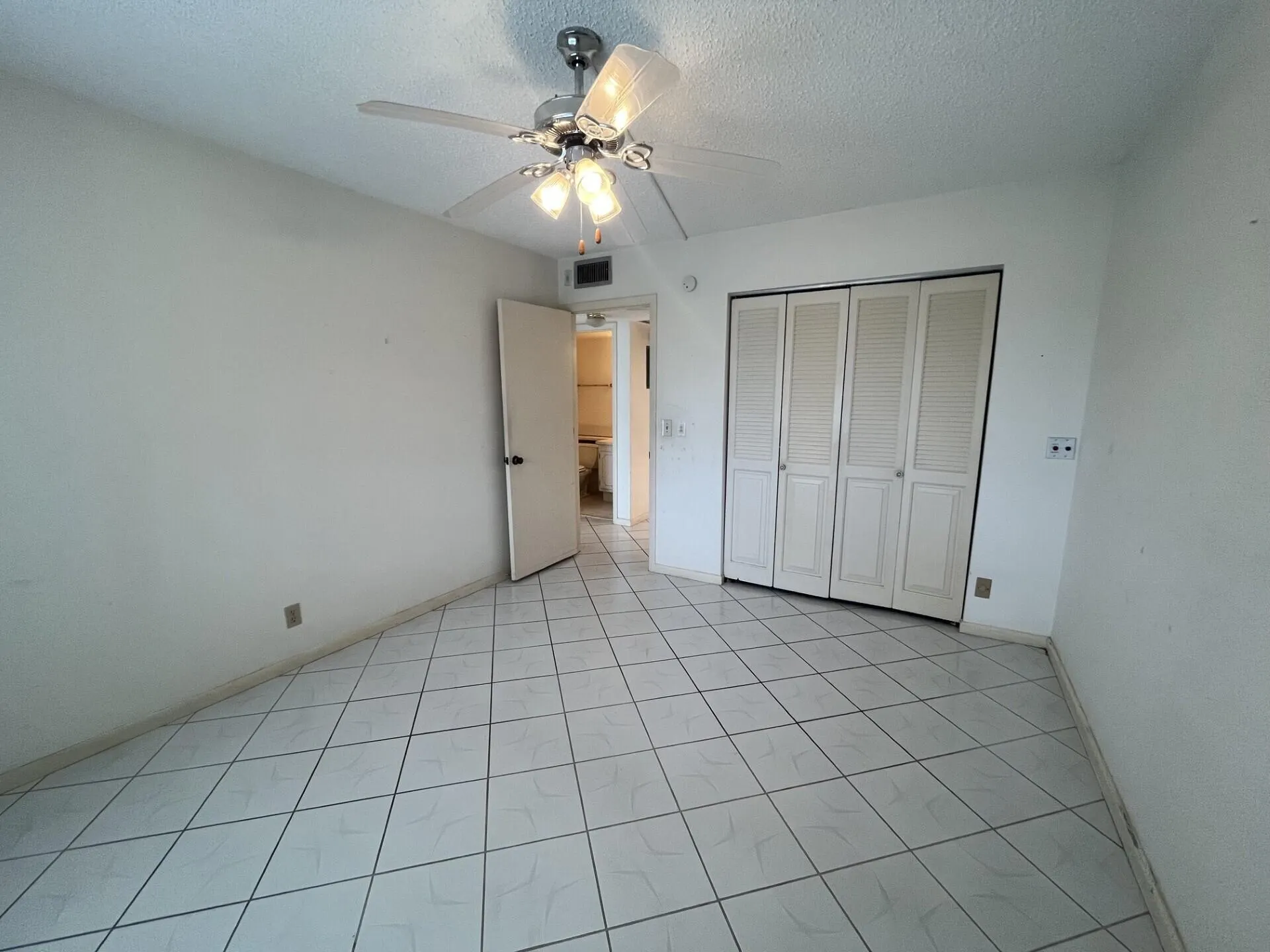 4006 FARNHAM N #4006