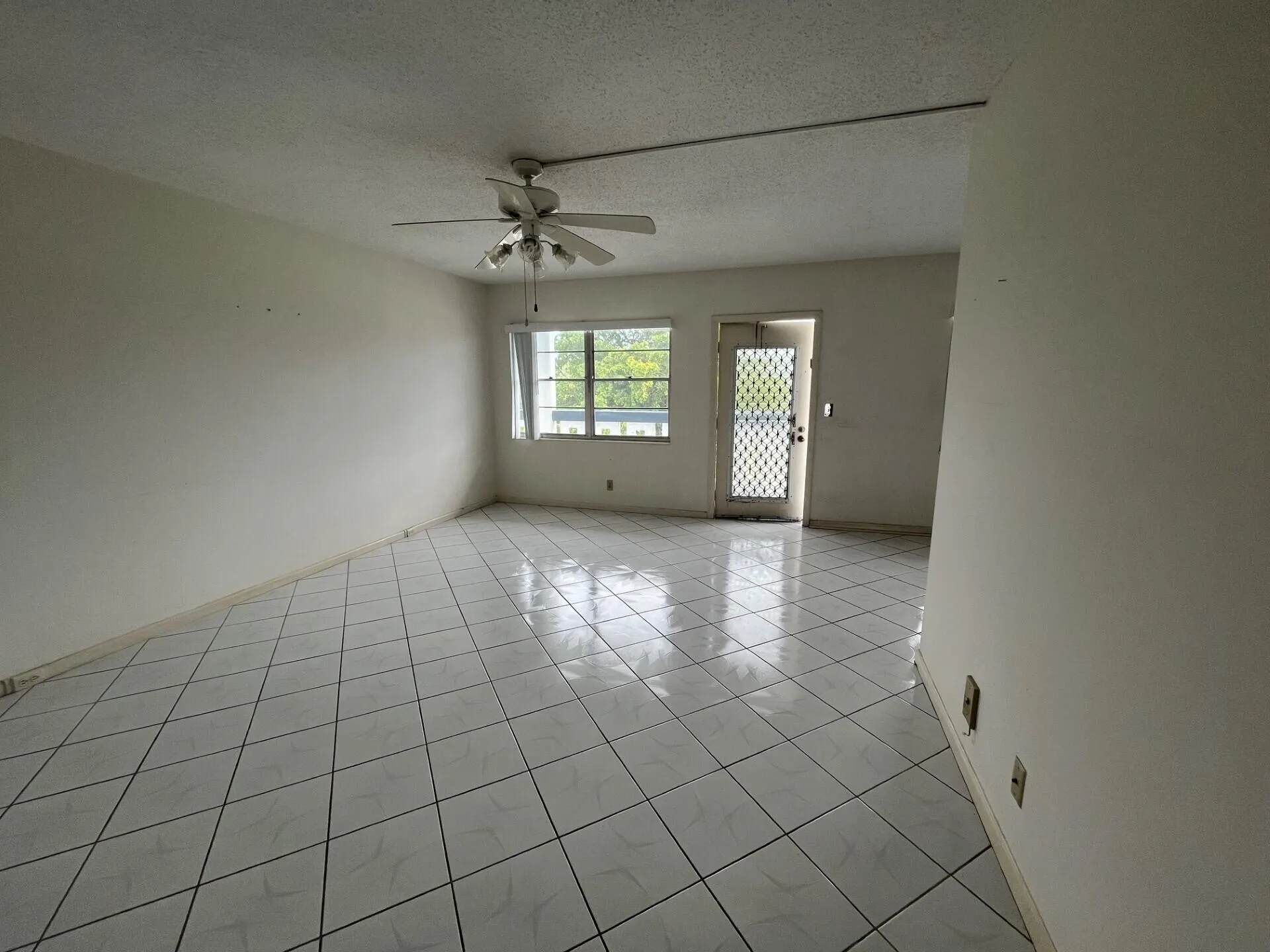 4006 FARNHAM N #4006