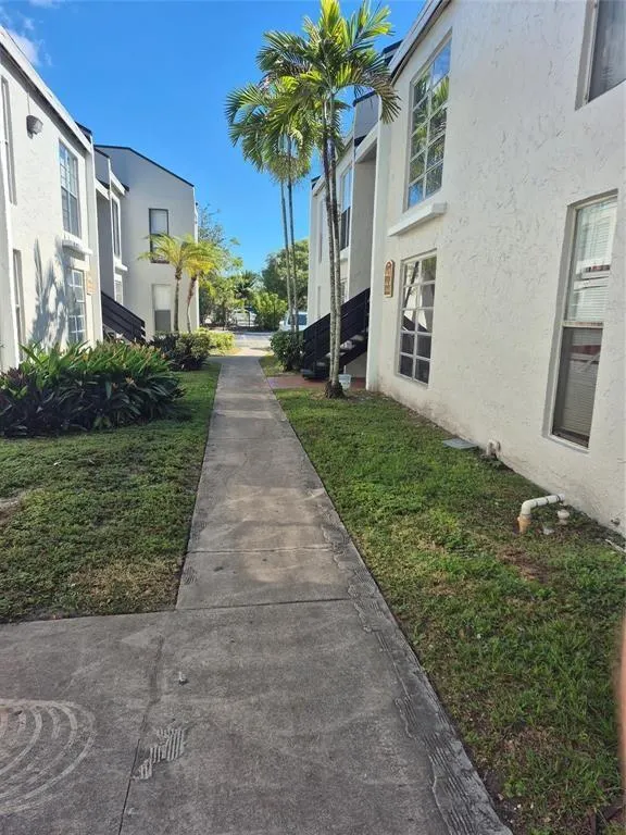 4429 TREEHOUSE Lane #28 F
