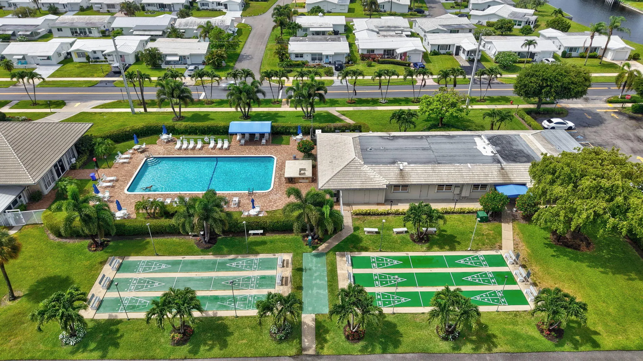 1001 SIESTA Avenue