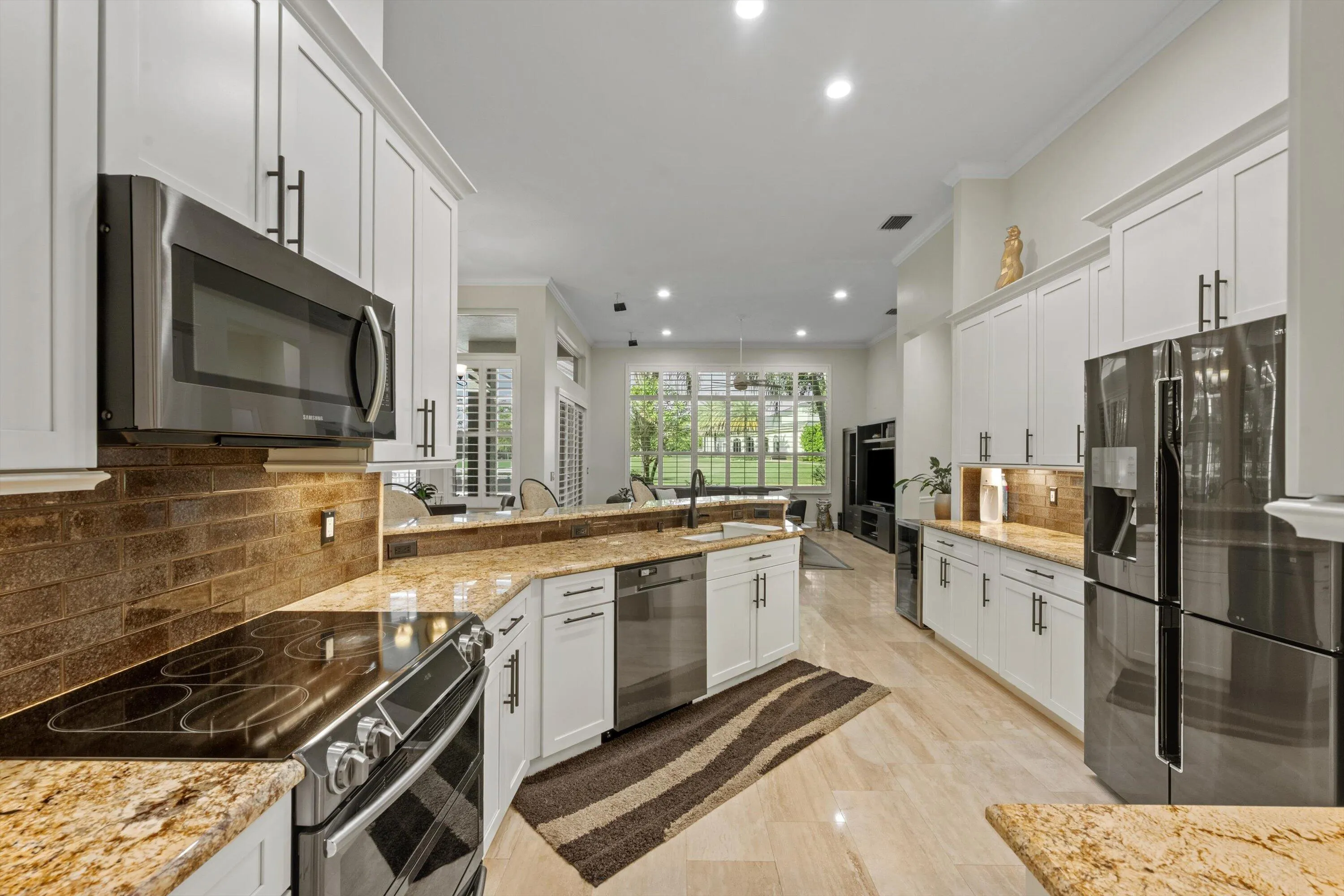 721 PINE CLUB Lane