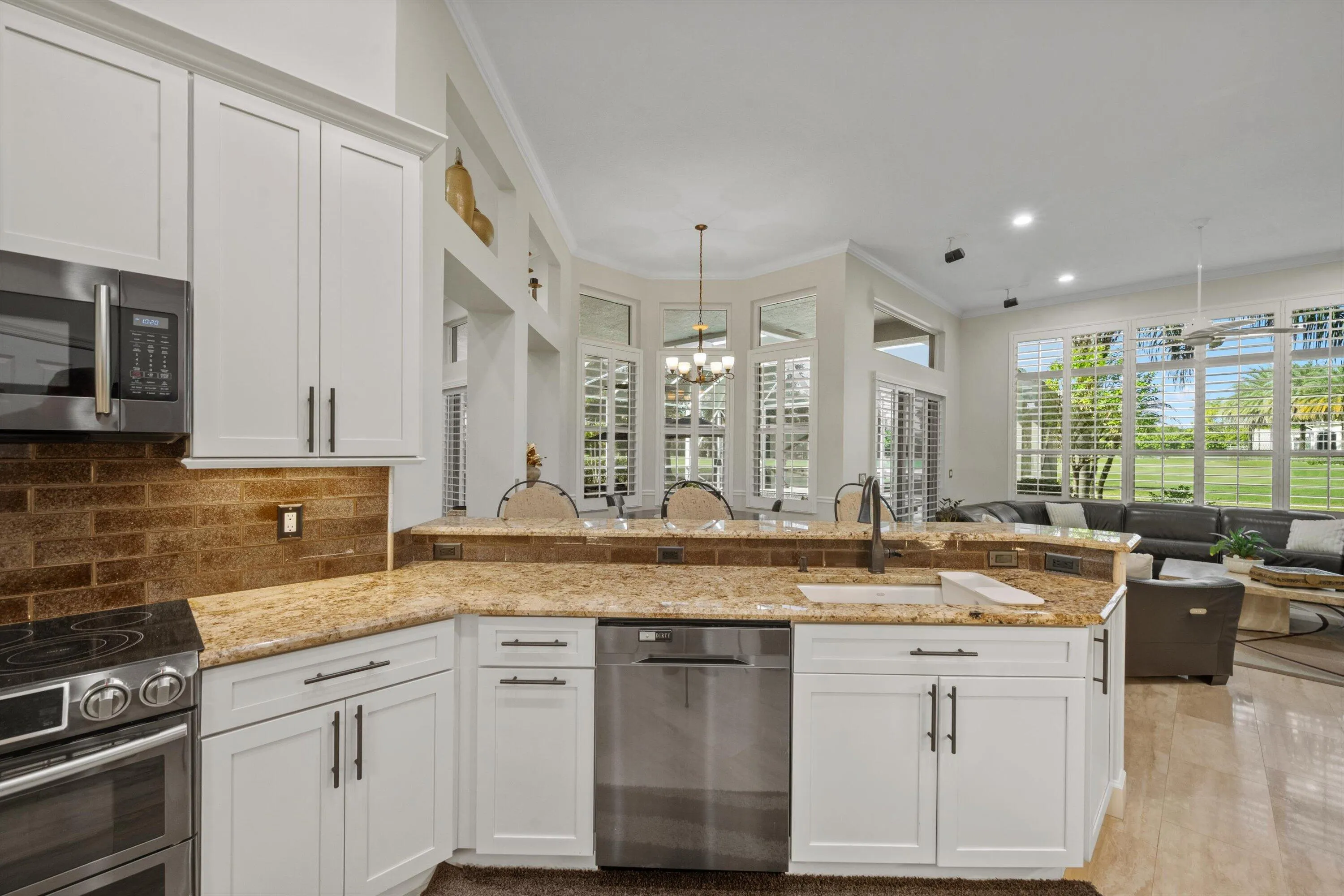721 PINE CLUB Lane