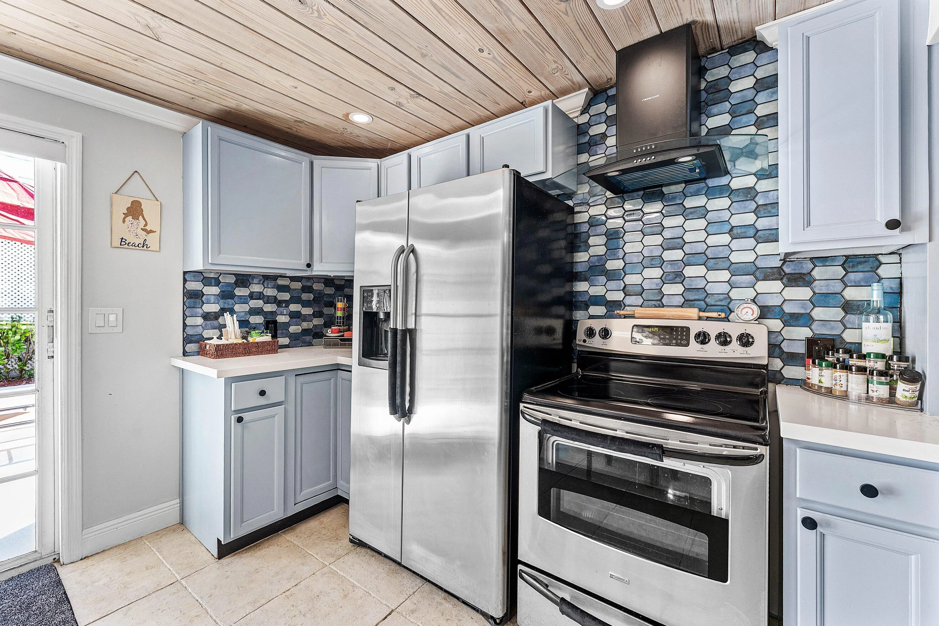 320 S OCEAN BREEZE