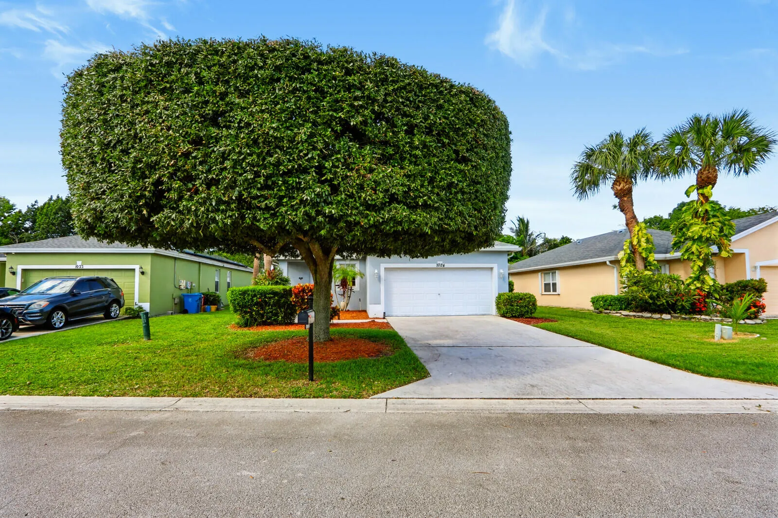 1024 PARK HILL Drive