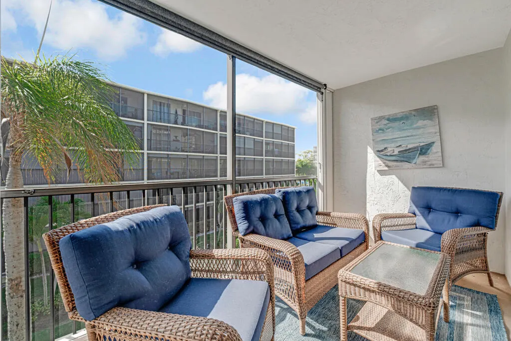 760 E Ocean Avenue #303