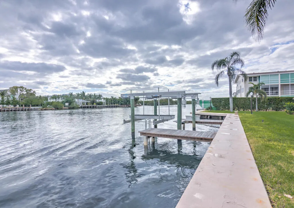 760 E Ocean Avenue #303