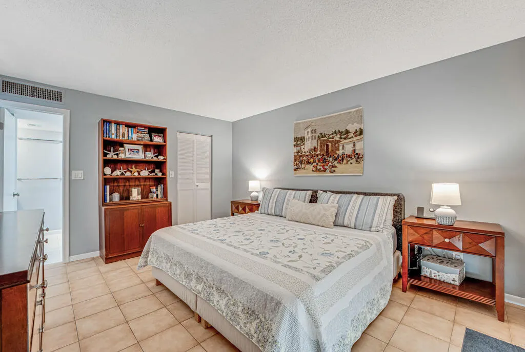 760 E Ocean Avenue #303
