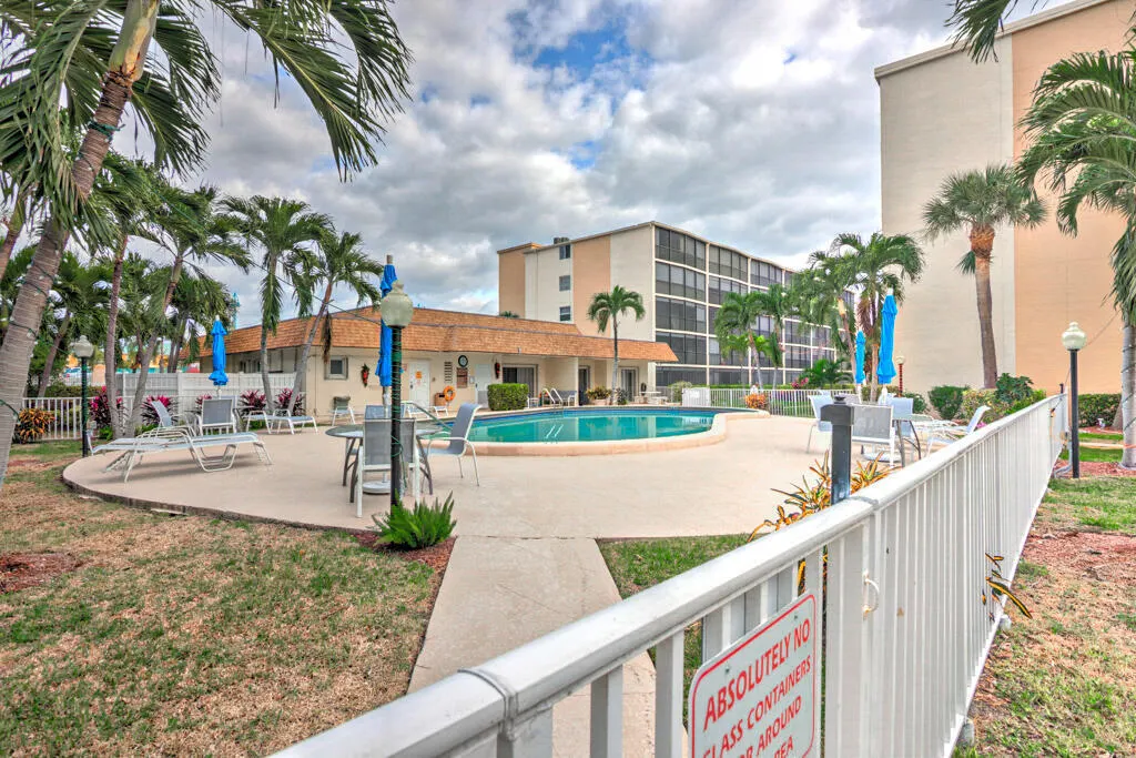 760 E Ocean Avenue #303