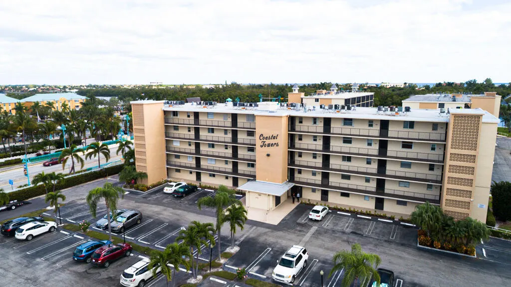 760 E Ocean Avenue #303