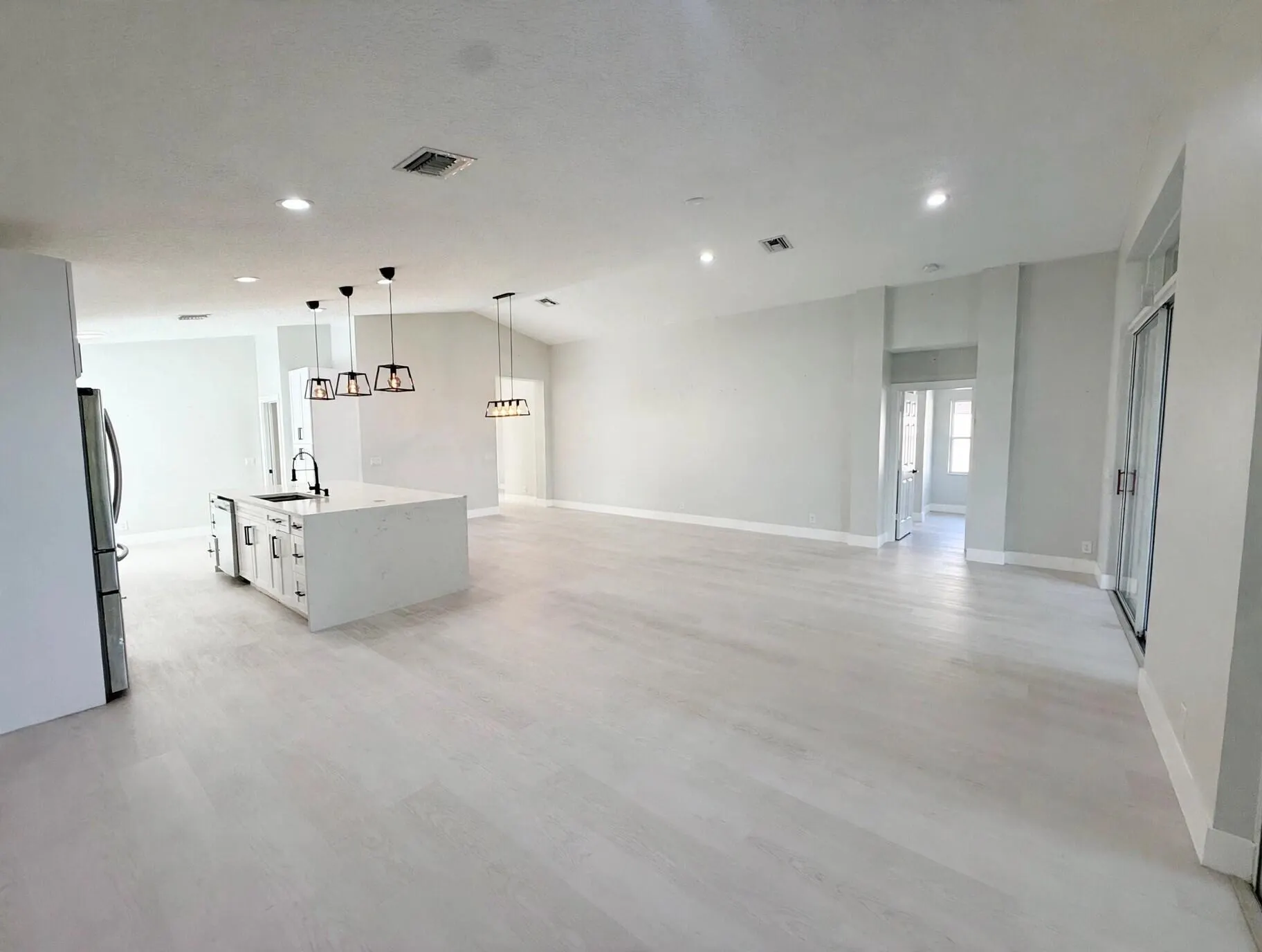 11704 DOVE HOLLOW Avenue