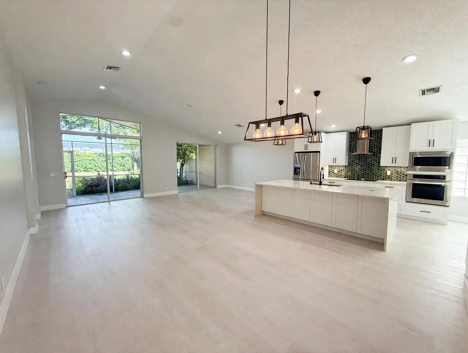 11704 DOVE HOLLOW Avenue