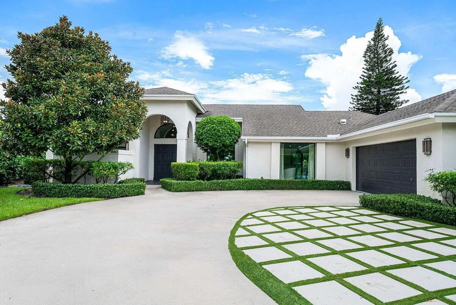 1860 LYNTON Circle