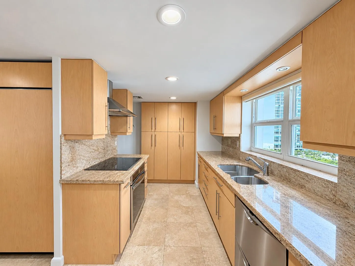2100 S OCEAN Drive #9M