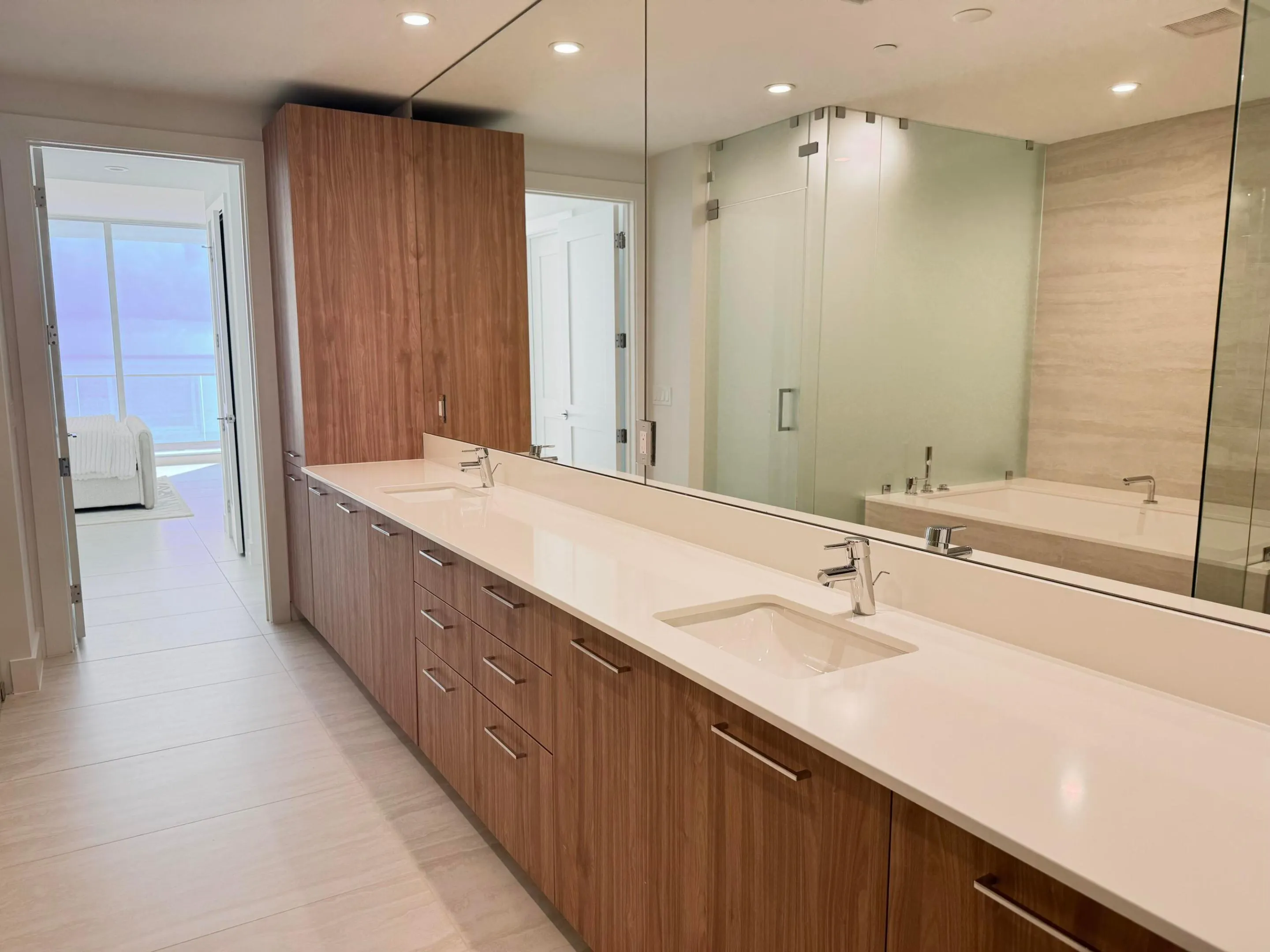 153 N Seabreeze Boulevard #2401-S