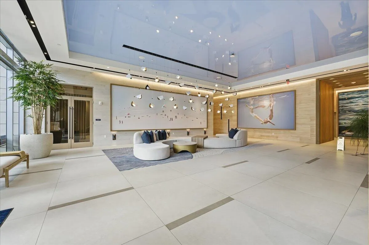 153 N Seabreeze Boulevard #2401-S