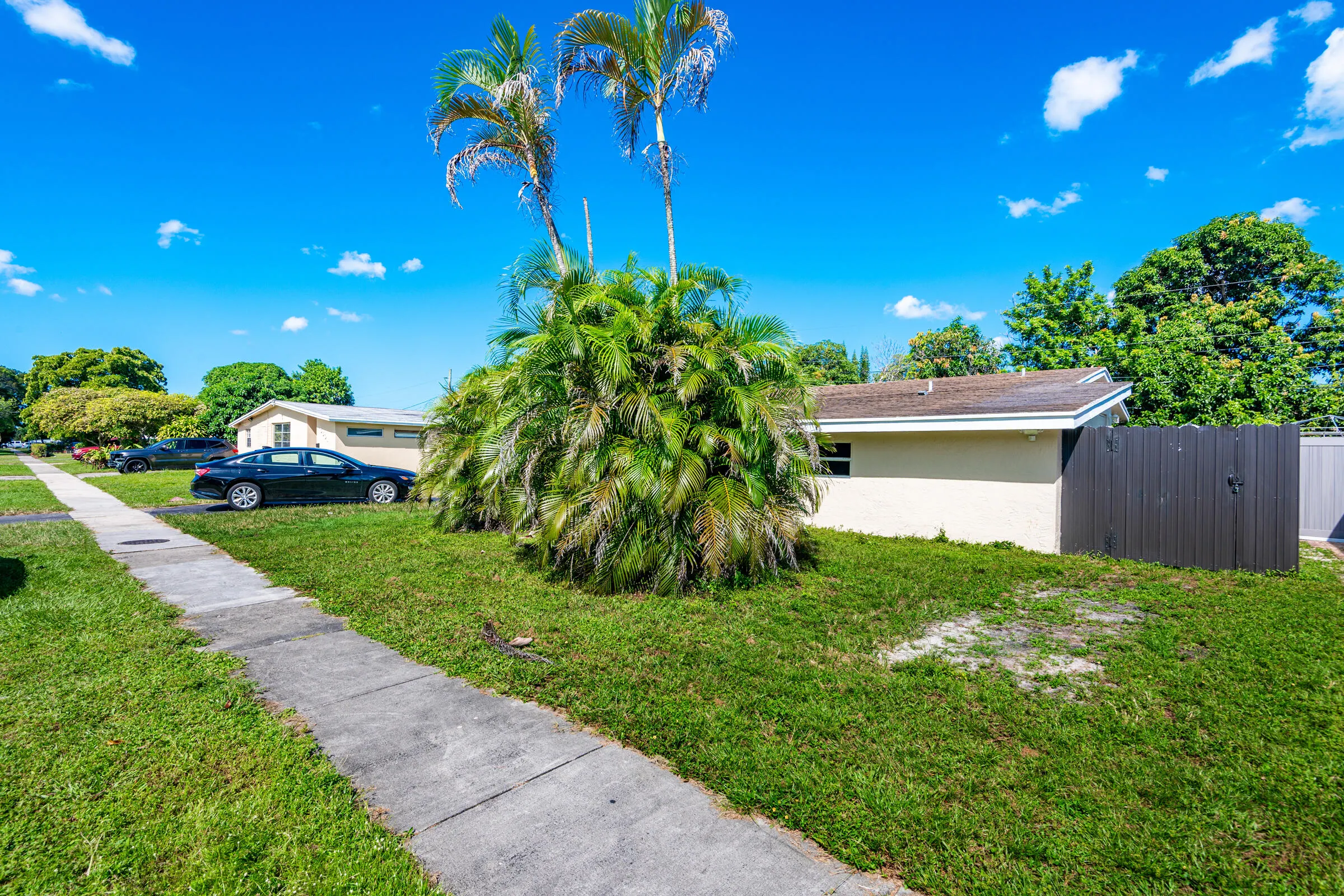5261 NW 11th Street