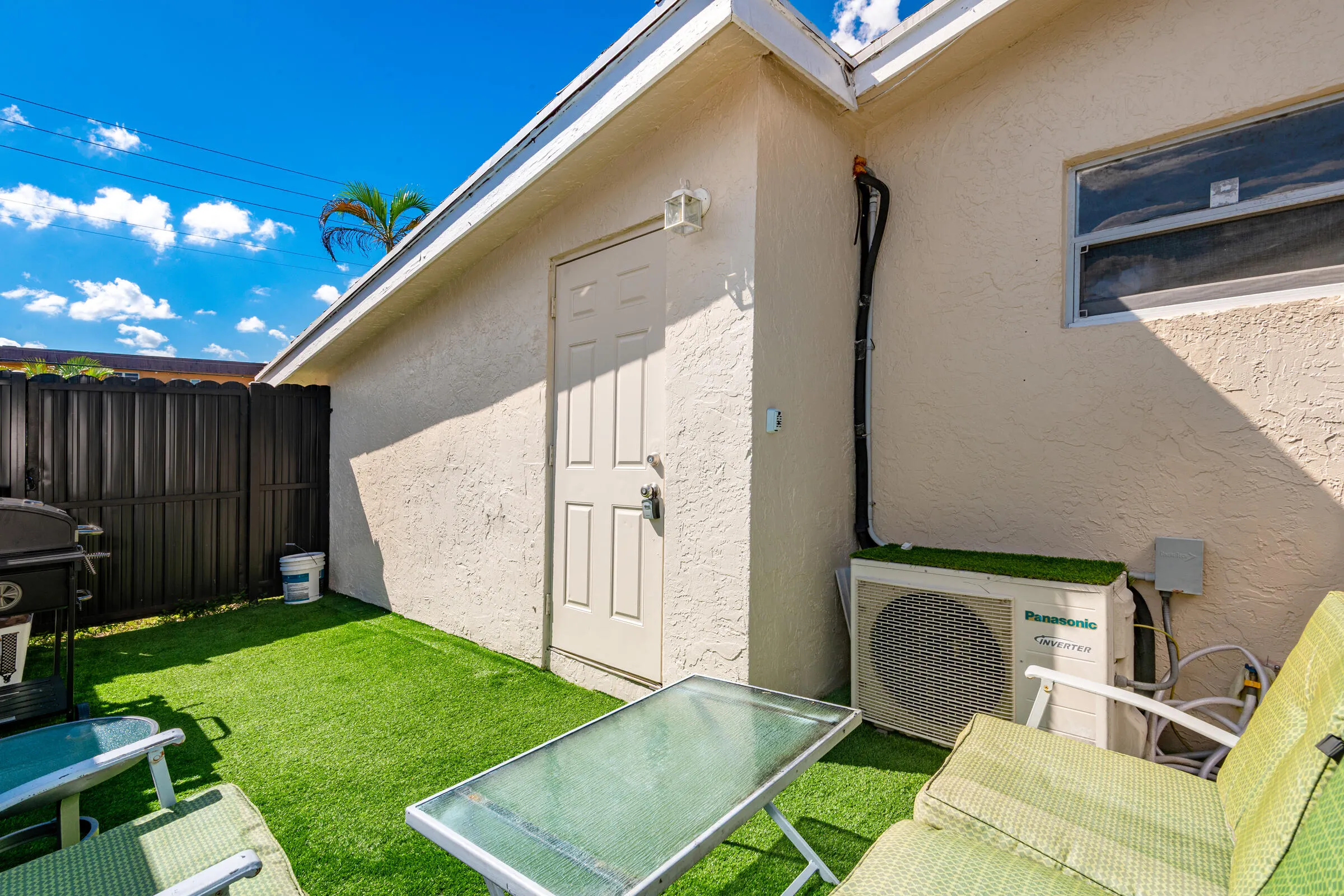 5261 NW 11th Street