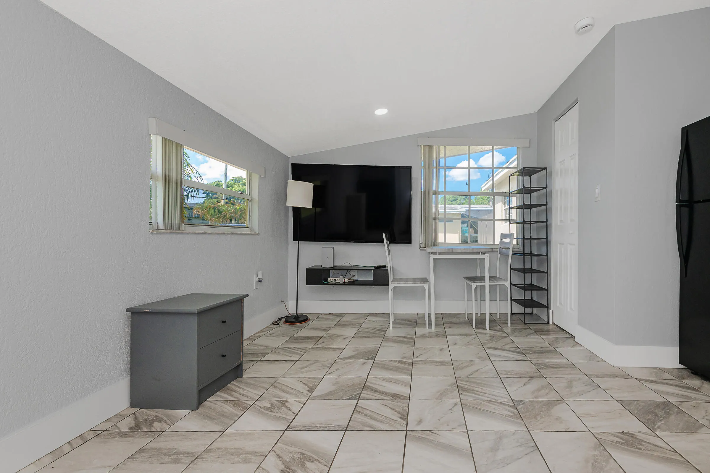 5261 NW 11th Street