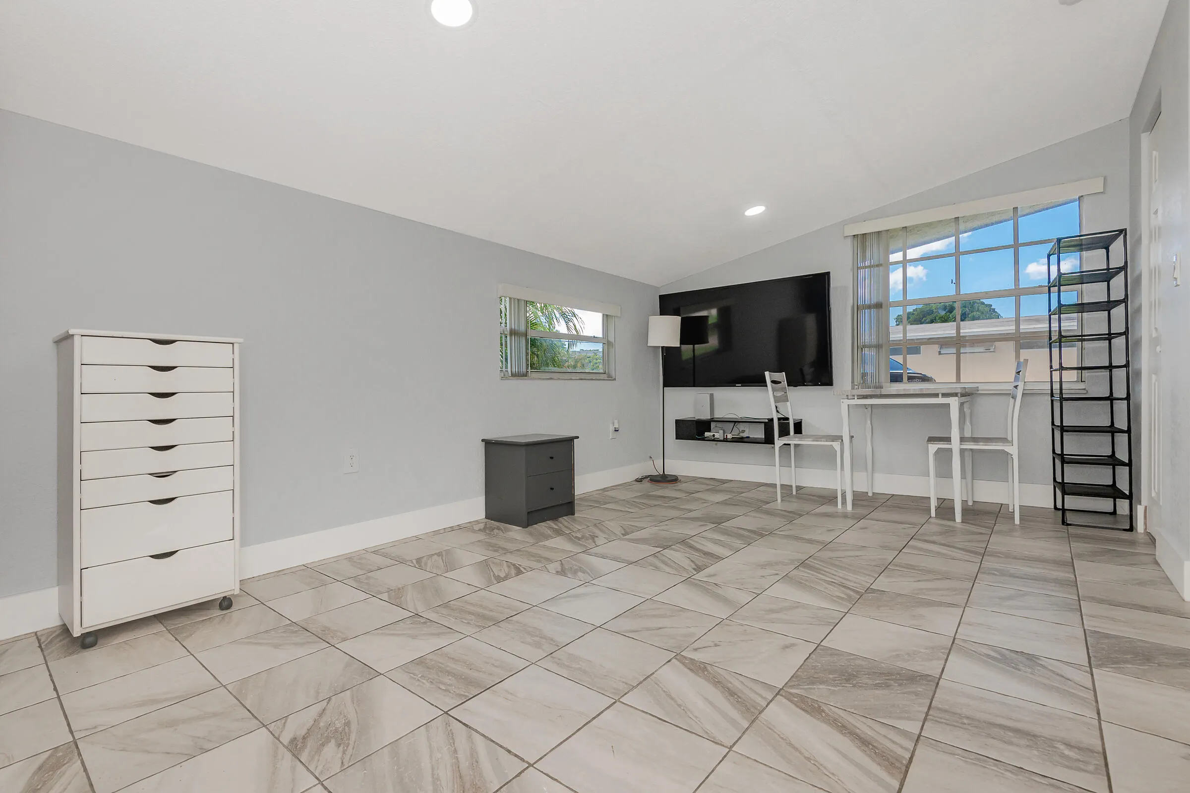 5261 NW 11th Street