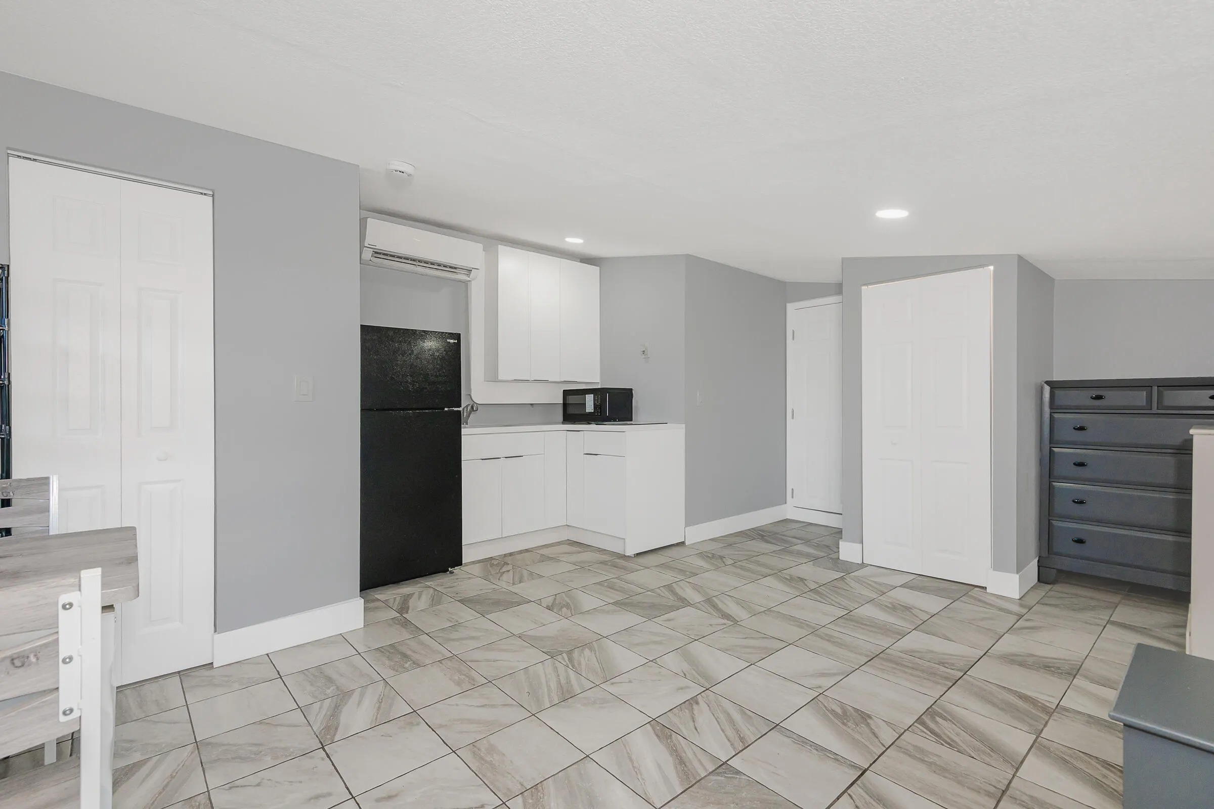 5261 NW 11th Street
