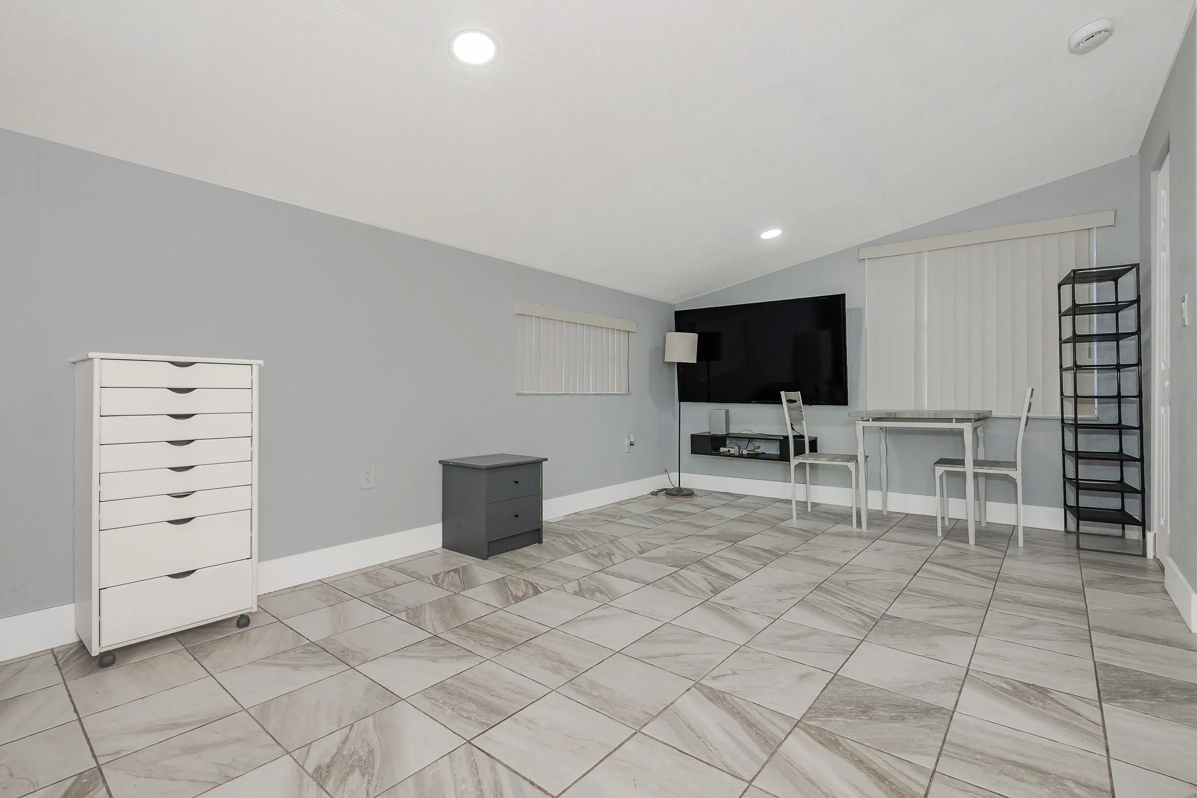 5261 NW 11th Street