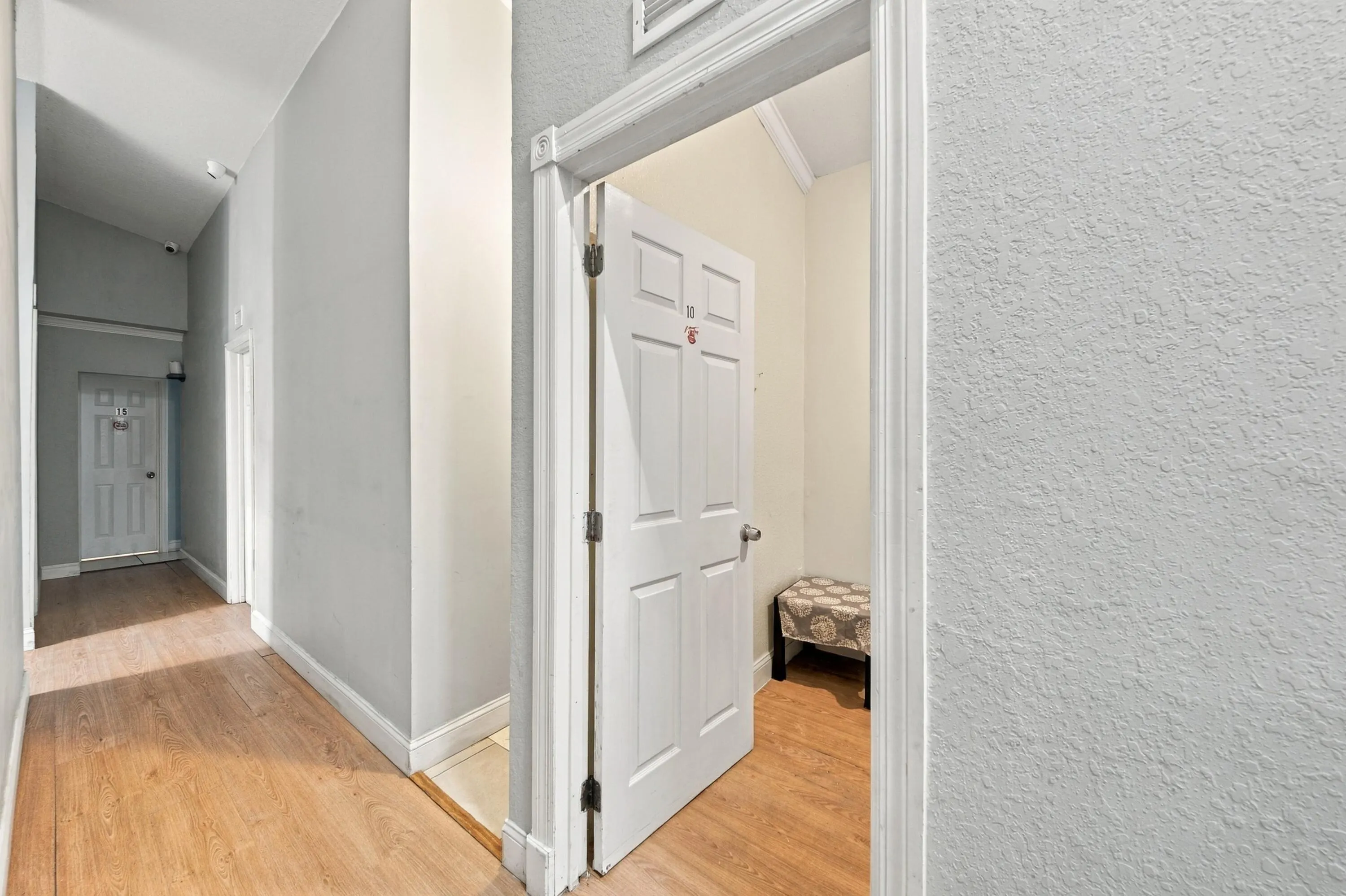 5400 THUNDERBIRD Drive