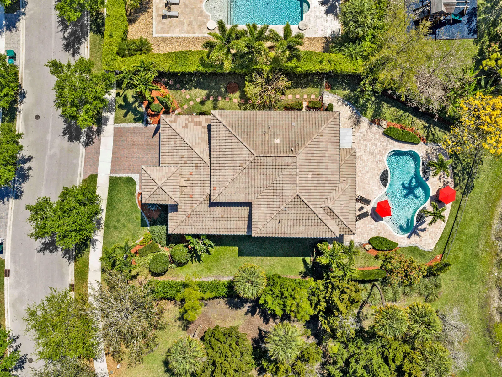 8256 BRADFORD Way