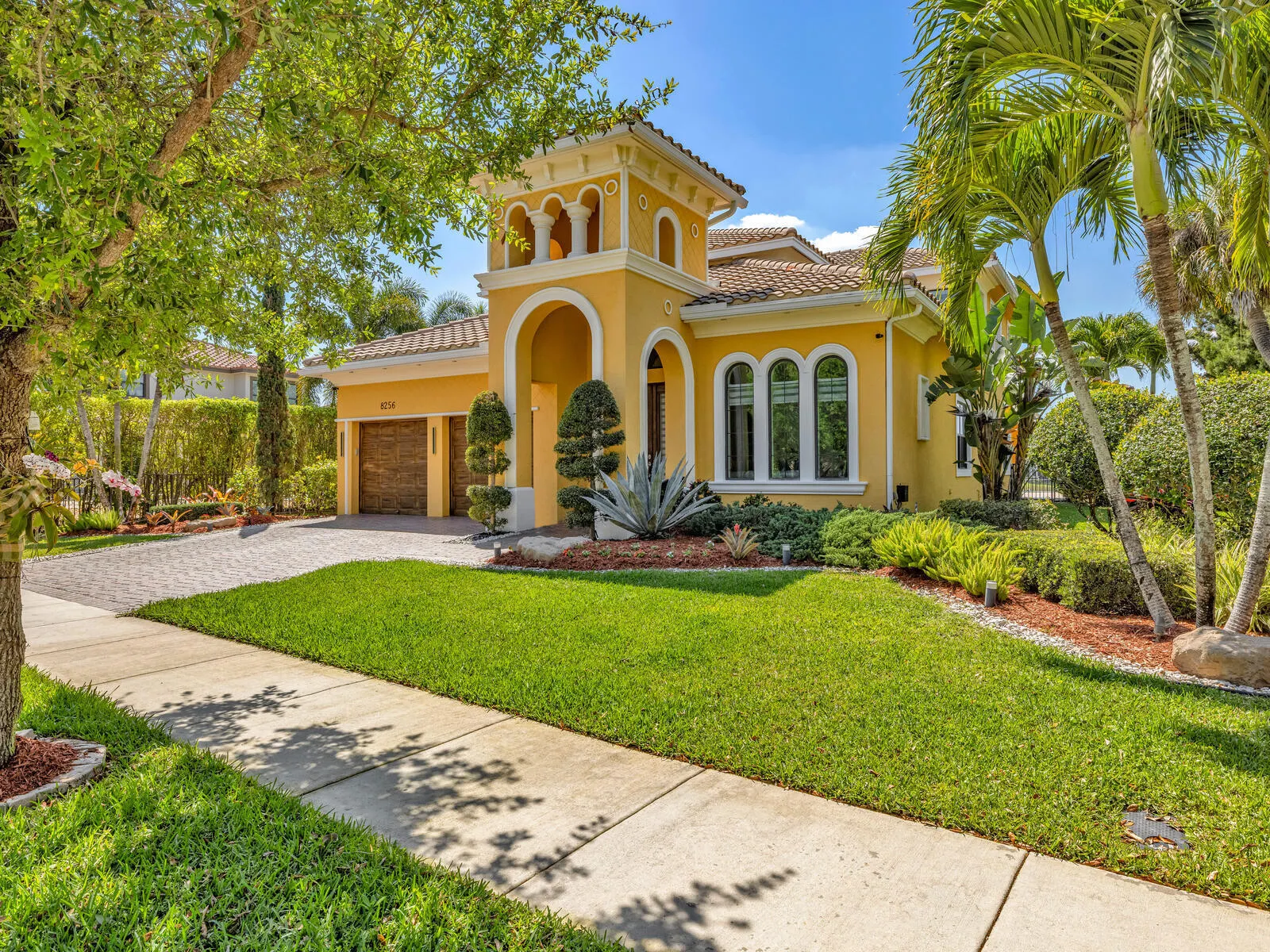 8256 BRADFORD Way