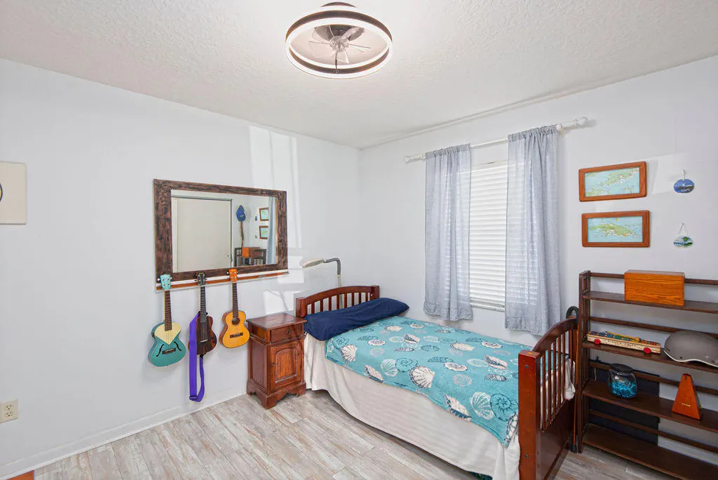 5638 SE MITZI Lane
