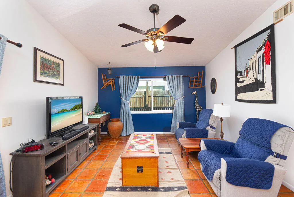 5638 SE MITZI Lane