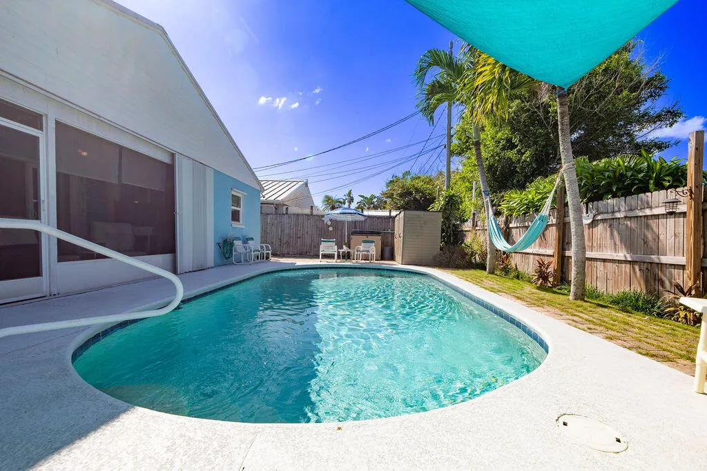 5638 SE MITZI Lane