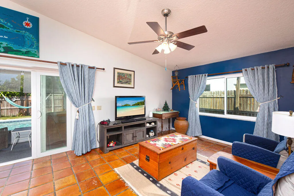 5638 SE MITZI Lane