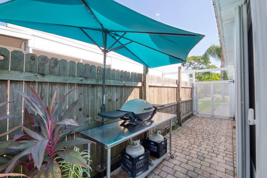 5638 SE MITZI Lane