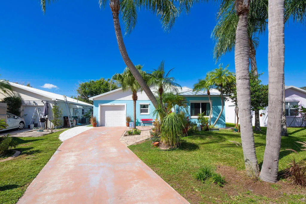 5638 SE MITZI Lane