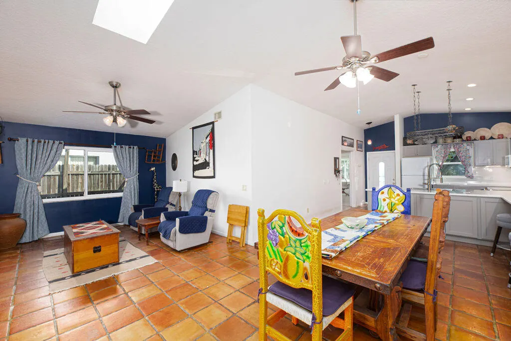 5638 SE MITZI Lane