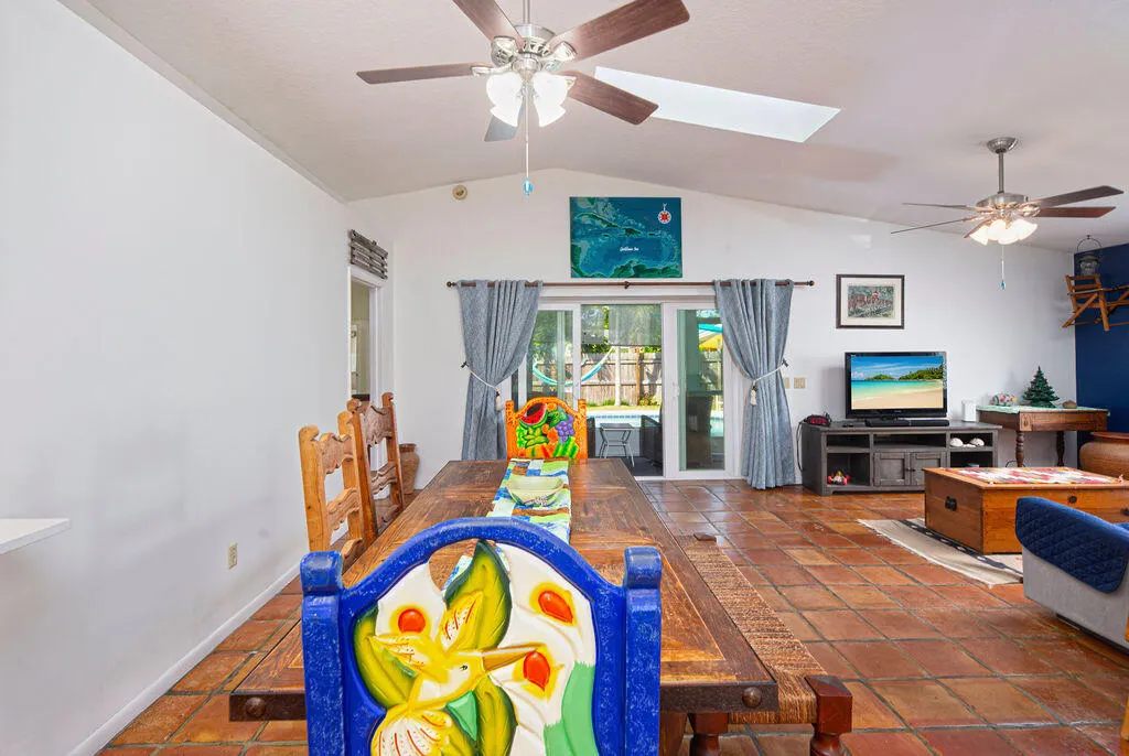 5638 SE MITZI Lane