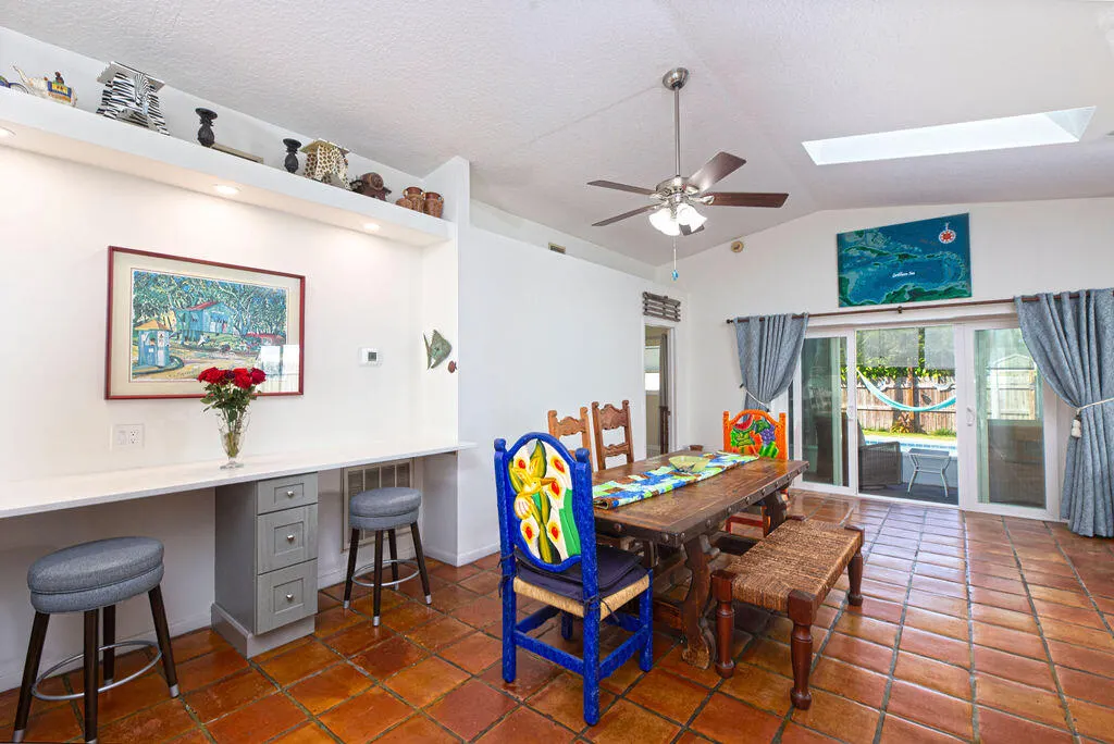 5638 SE MITZI Lane