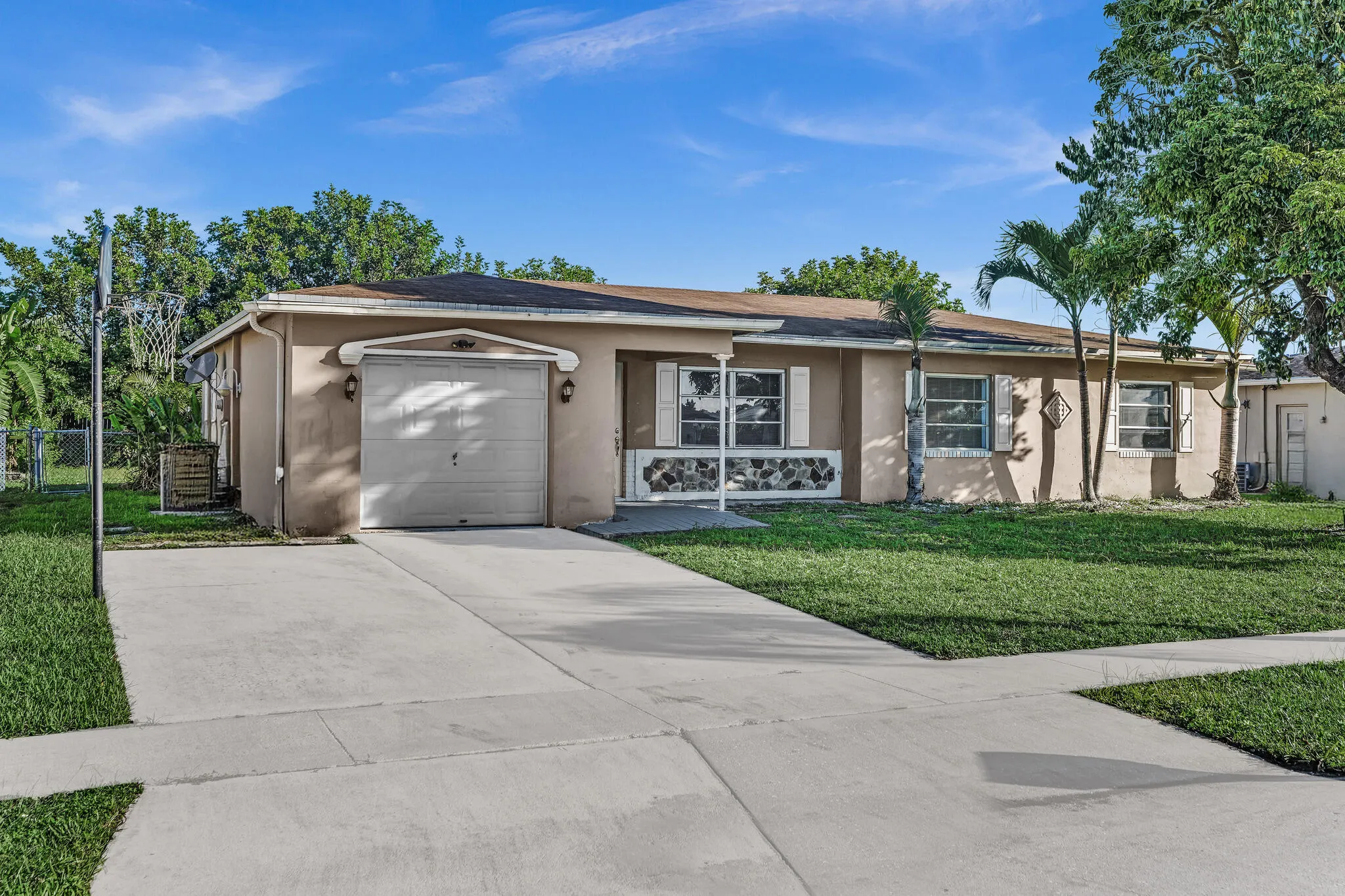 4719 BISON Street
