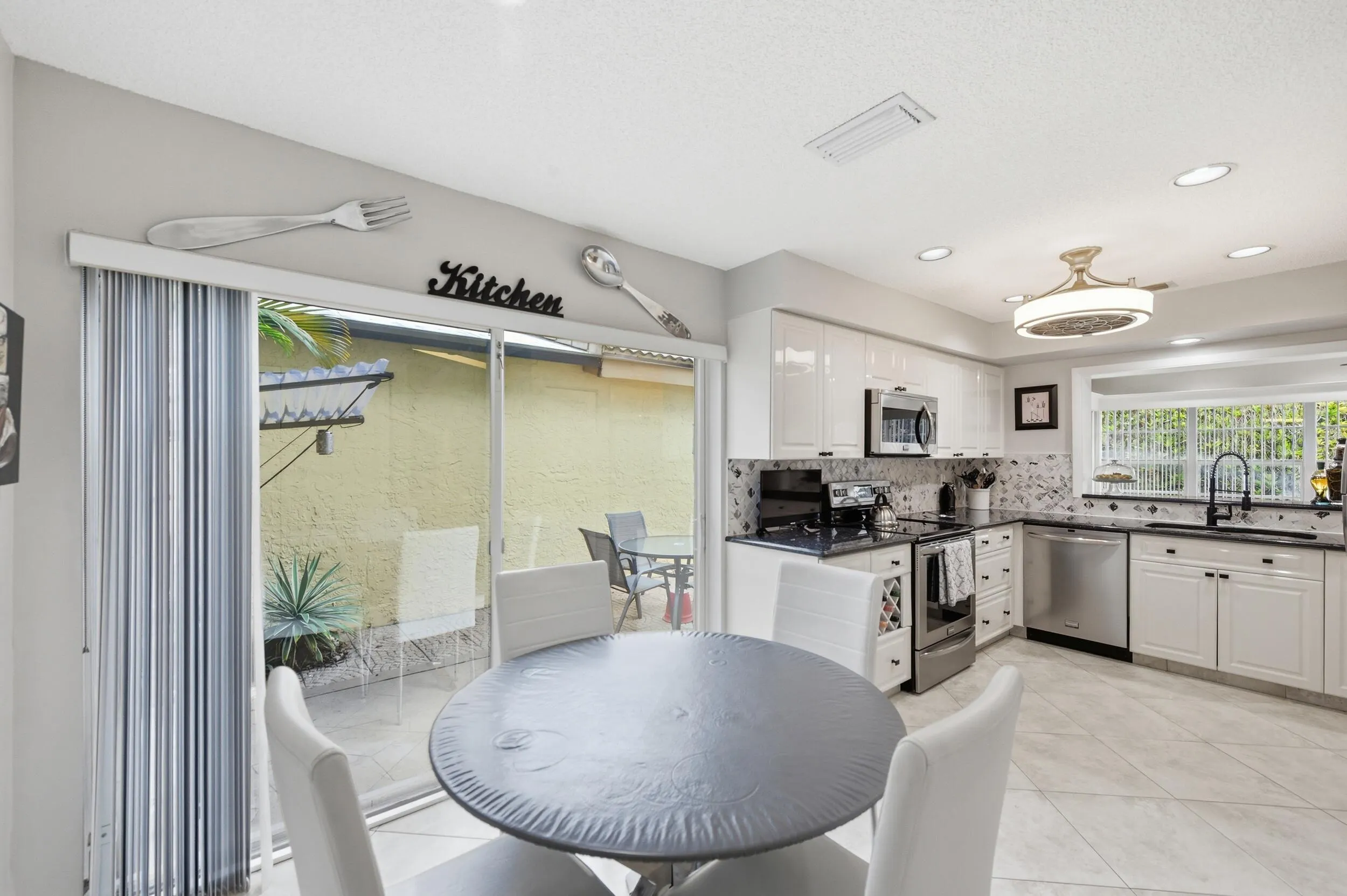 5743 Lakeview Mews Circle