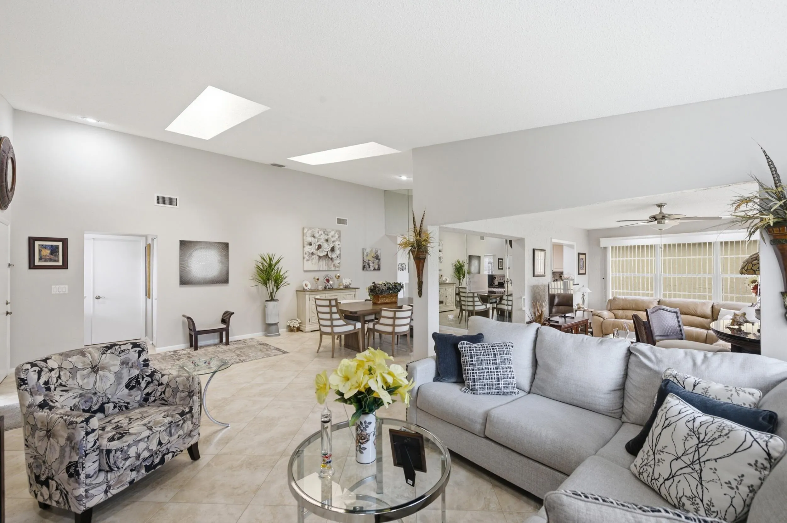 5743 Lakeview Mews Circle