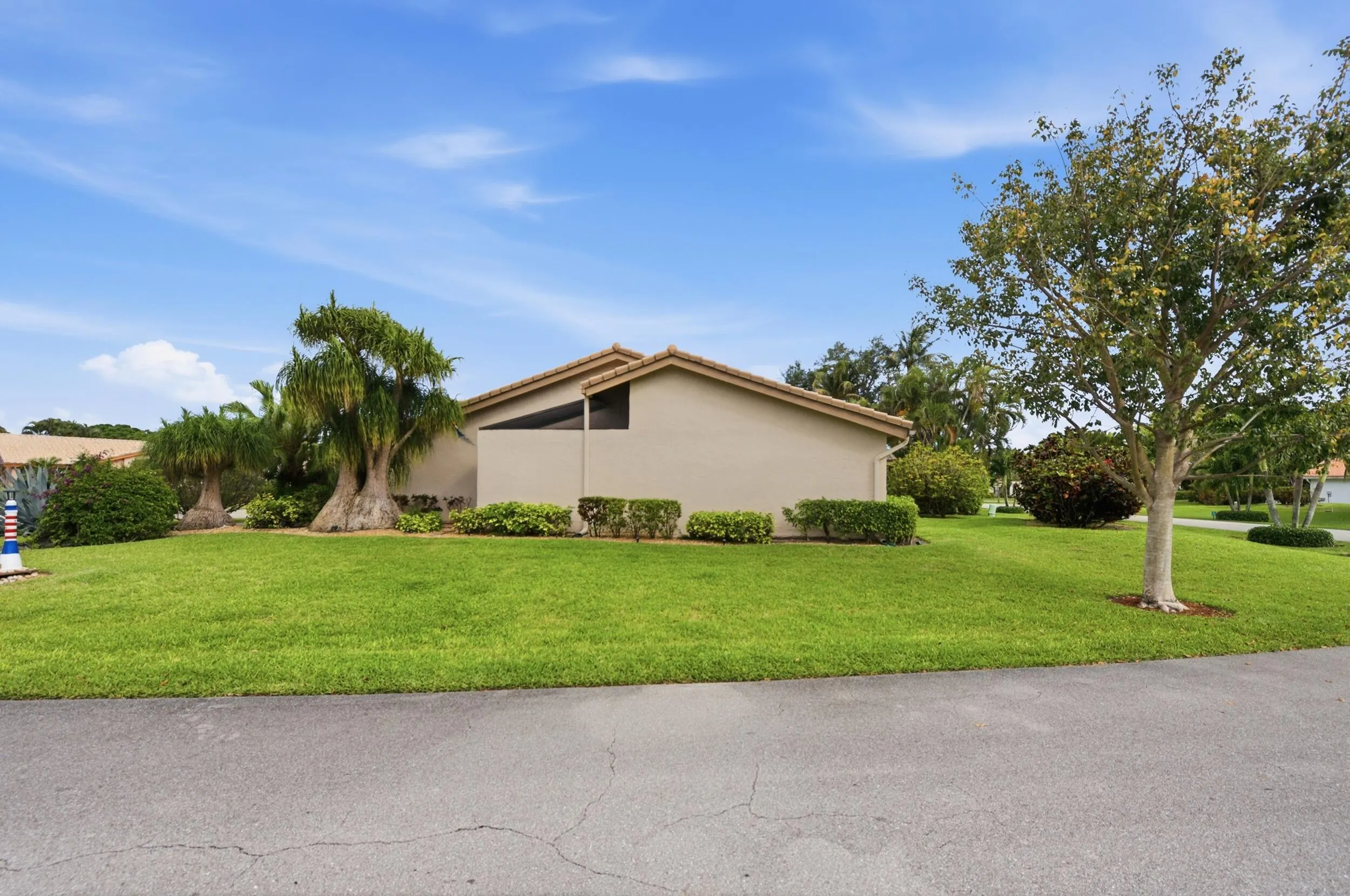 5743 Lakeview Mews Circle