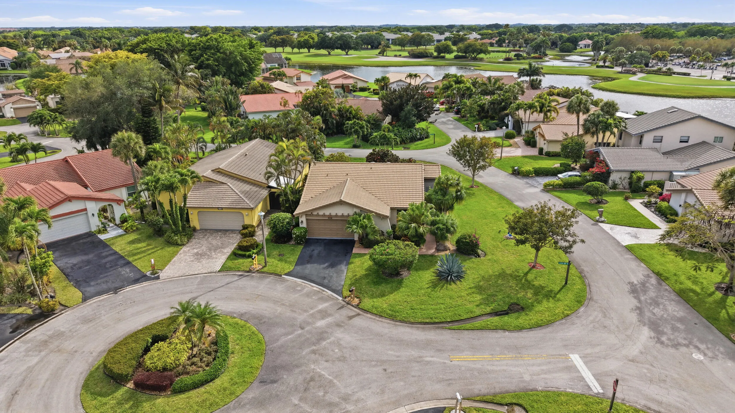 5743 Lakeview Mews Circle