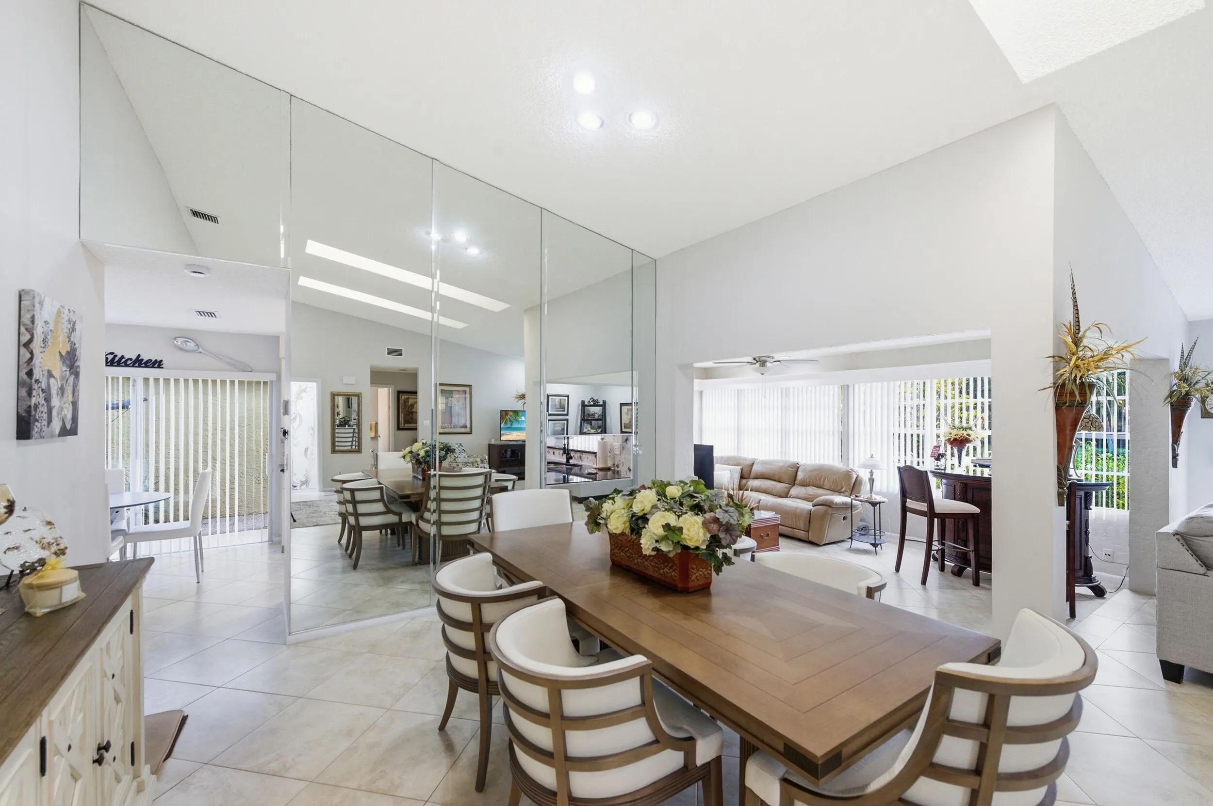 5743 Lakeview Mews Circle