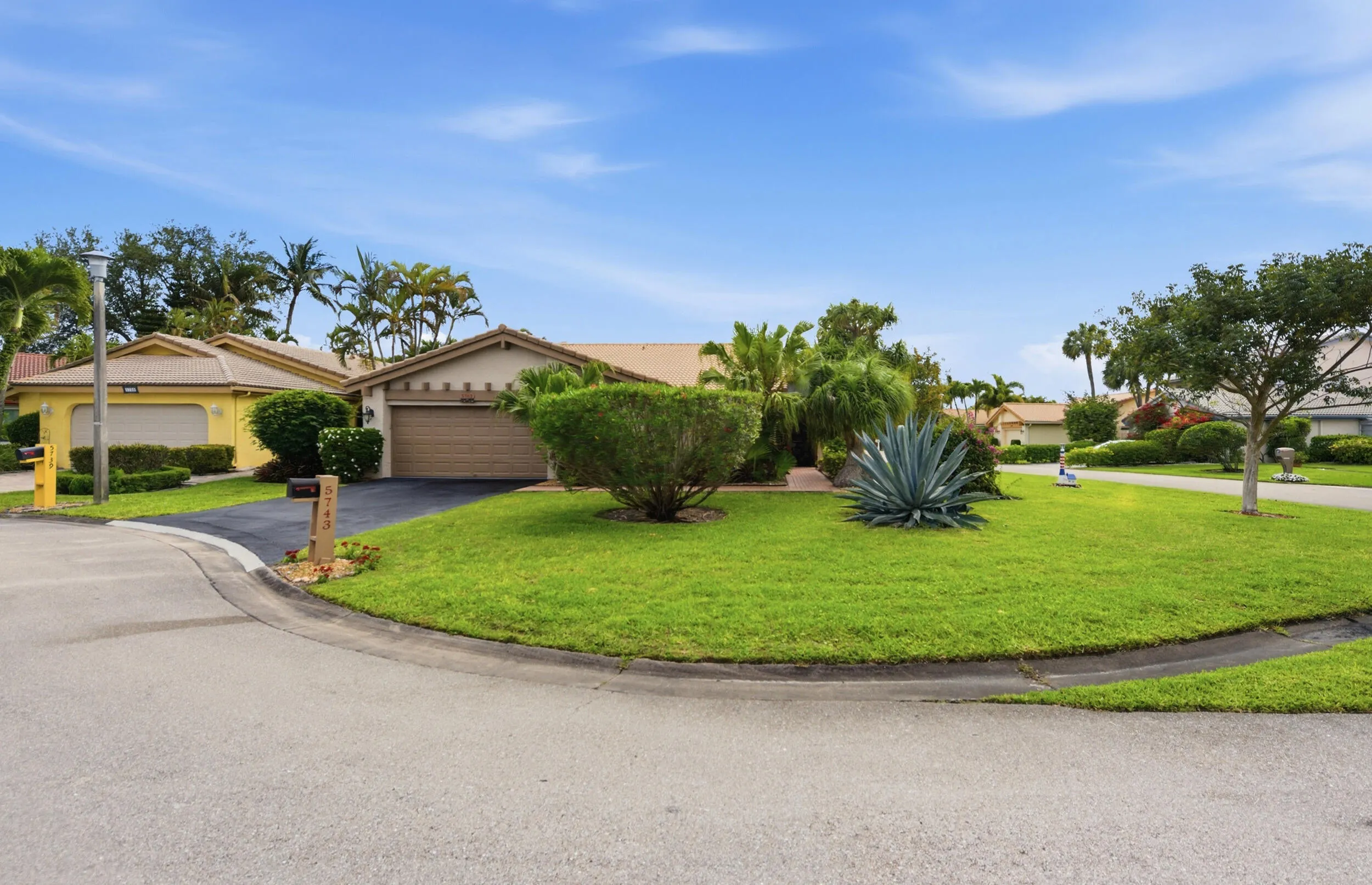 5743 Lakeview Mews Circle