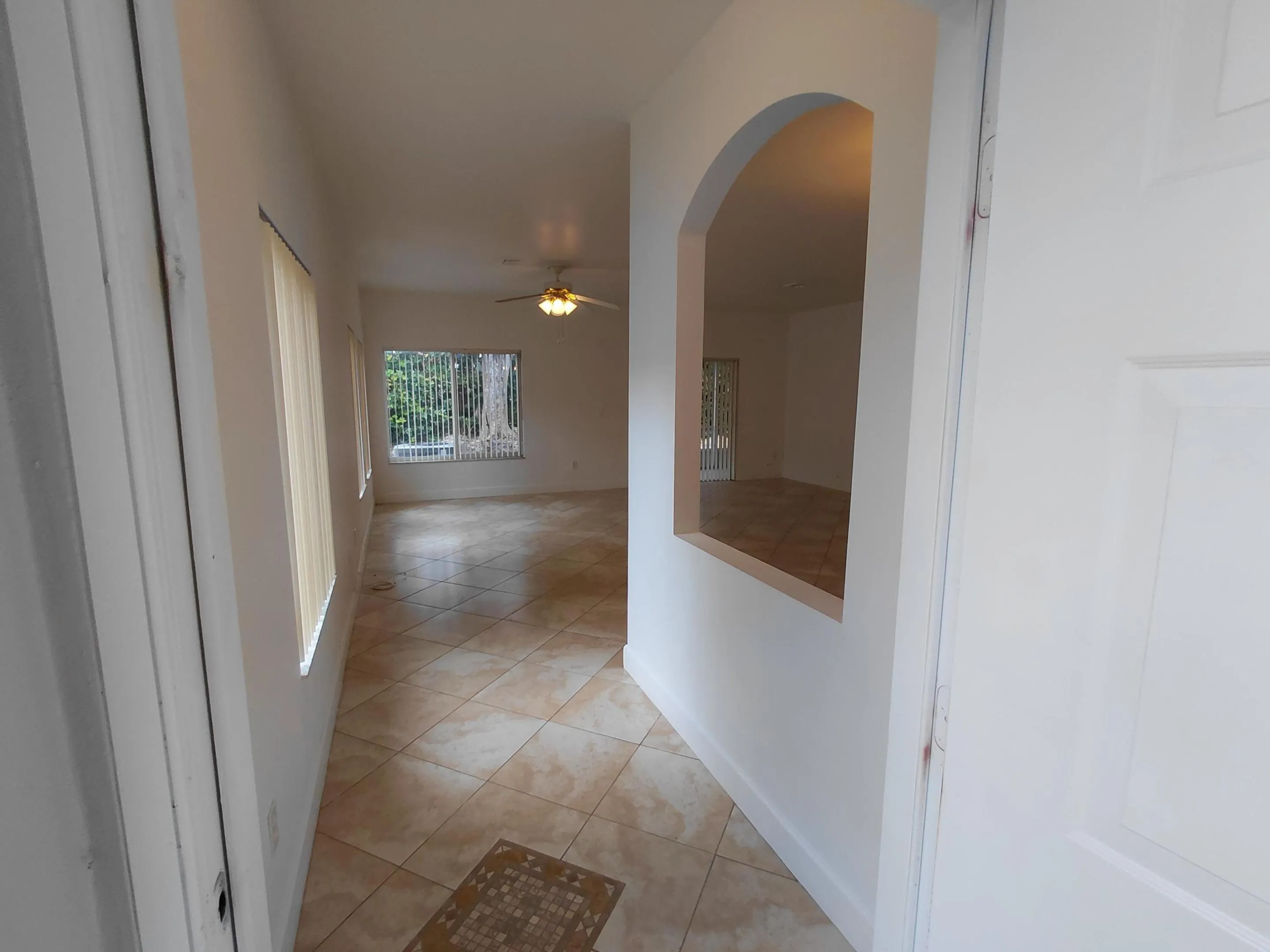 4639 SW 12TH Place