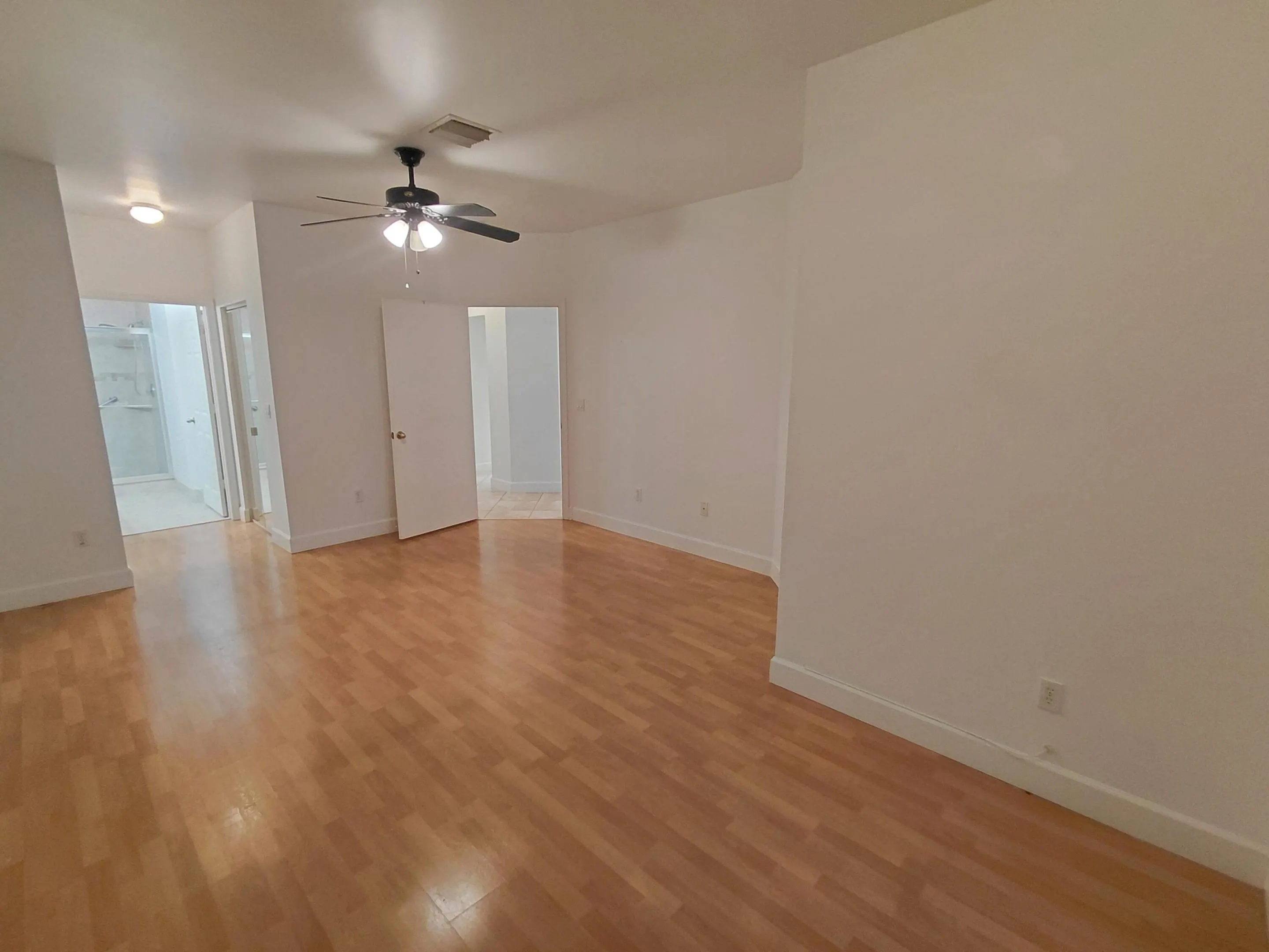 4639 SW 12TH Place