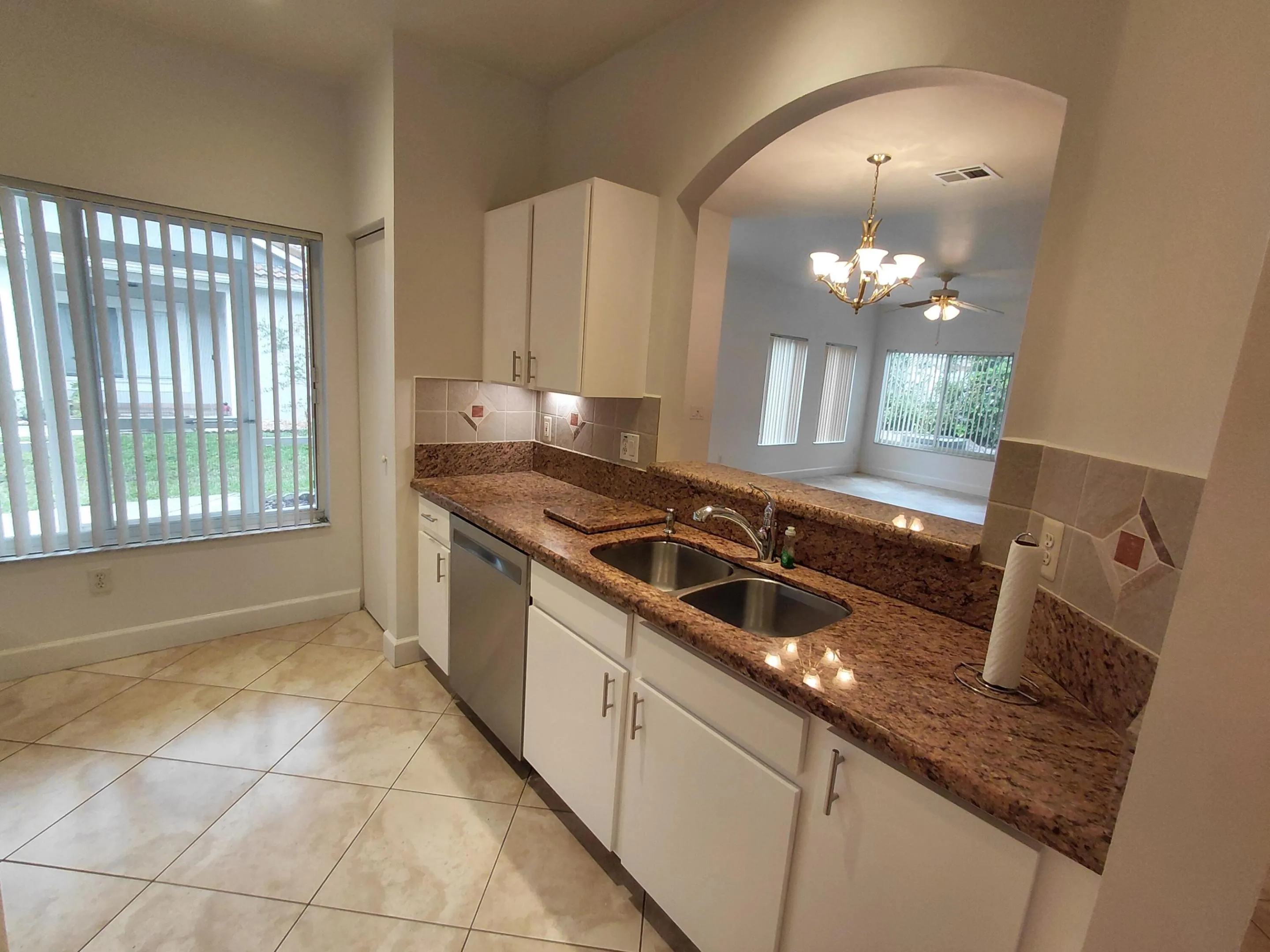 4639 SW 12TH Place
